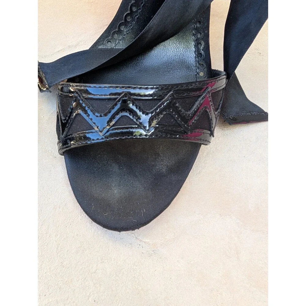 Betsey Johnson glossy patent